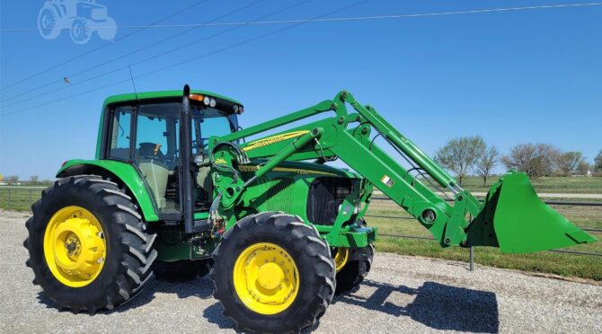 2004 John Deere 7220 + John Deere 741 Self Leveling Loader